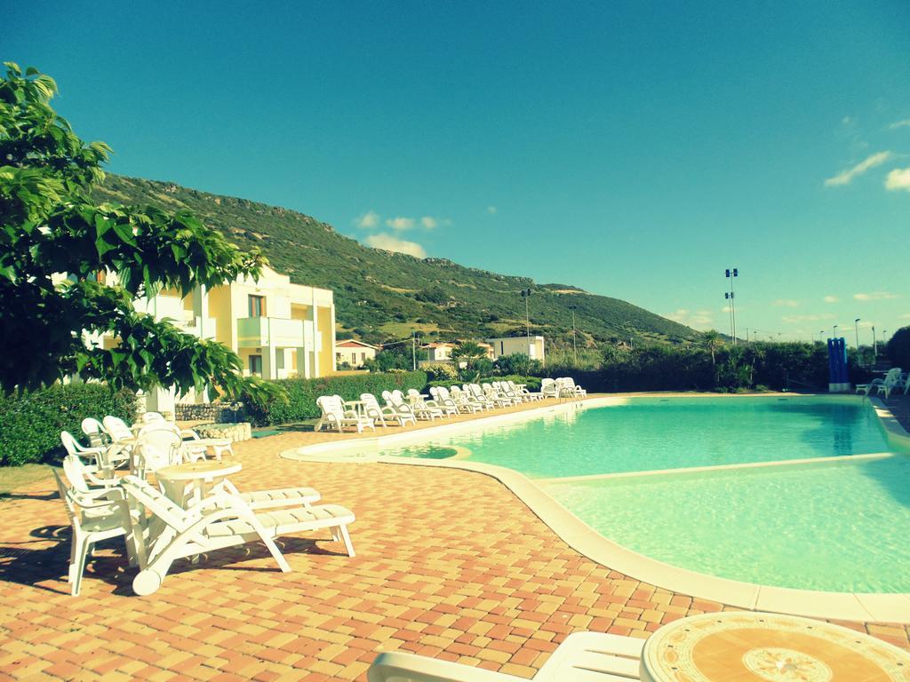 Resort Isola Rossa Боза Екстер'єр фото