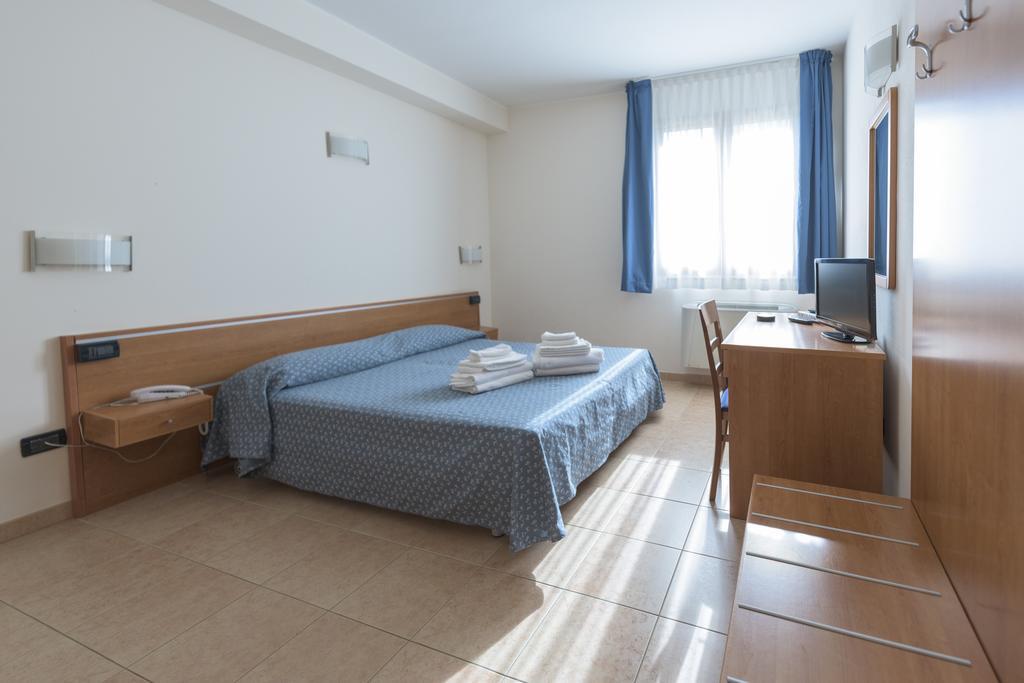 Resort Isola Rossa Боза Номер фото