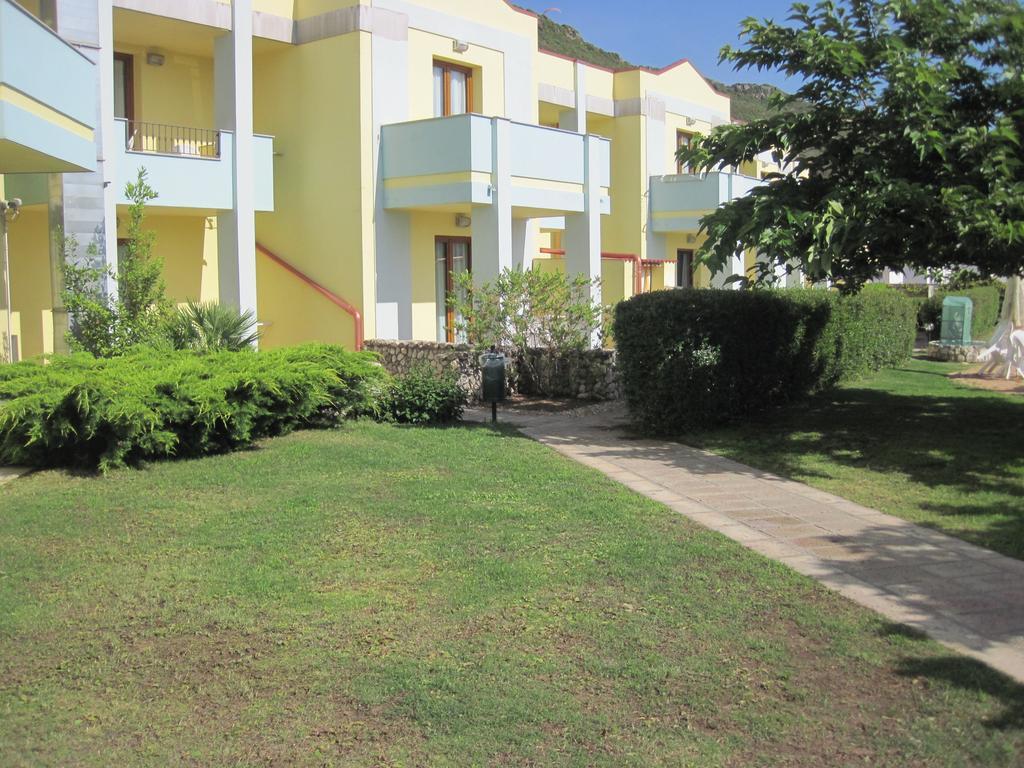 Resort Isola Rossa Боза Екстер'єр фото
