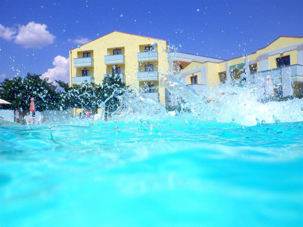 Resort Isola Rossa Боза Екстер'єр фото
