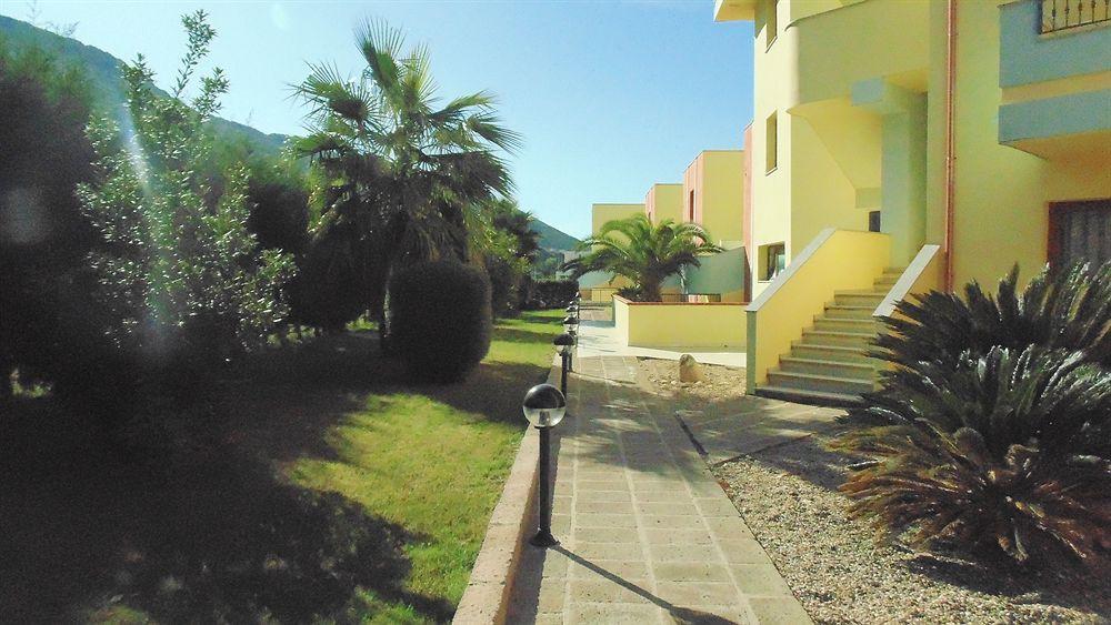 Resort Isola Rossa Боза Екстер'єр фото
