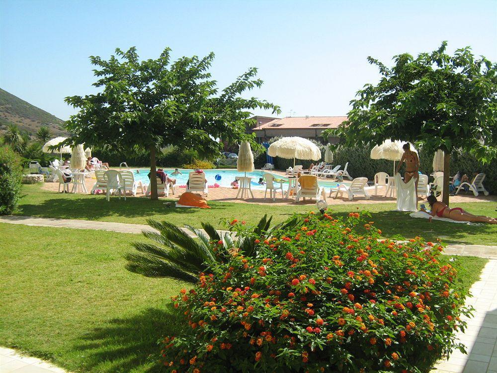 Resort Isola Rossa Боза Екстер'єр фото