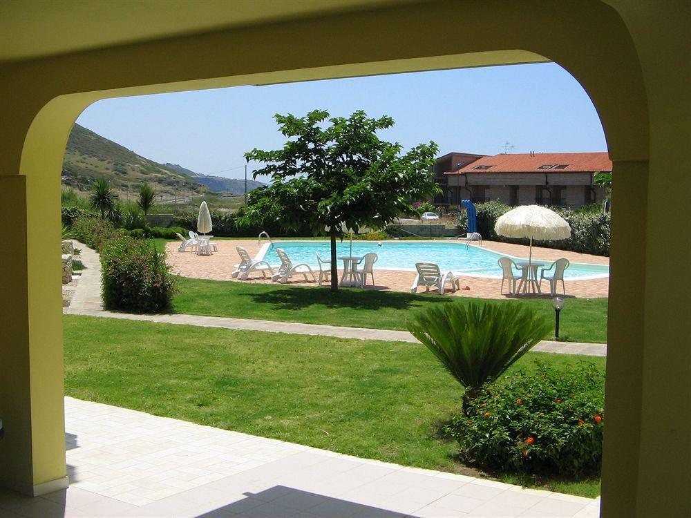 Resort Isola Rossa Боза Екстер'єр фото